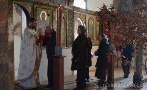 Visočki pravoslavci Božić dočekali u urušenoj crkvi, nacionalnom spomeniku