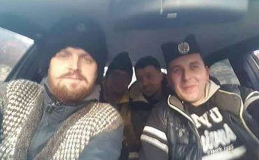 D. Vakuf: Policajac Njegoš Tomić fotografirao se sa četničkim simbolima