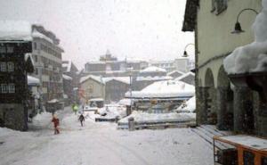 U švicarskom skijalištu 13.000 ljudi odsječeno od svijeta 