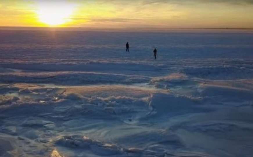Fascinantan snimak dronom: Kako izgleda okean kada se zaledi 