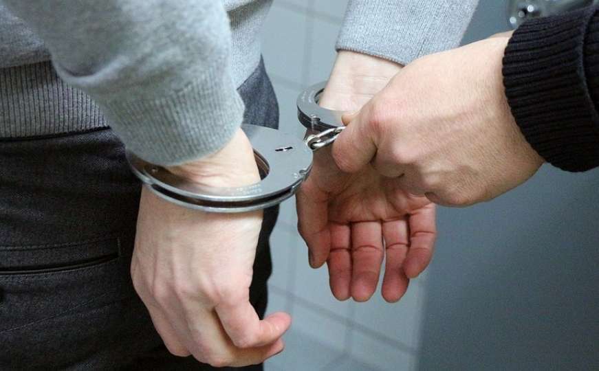 Vlasenica: Četiri osobe uhapšene zbog oštećenja automobila