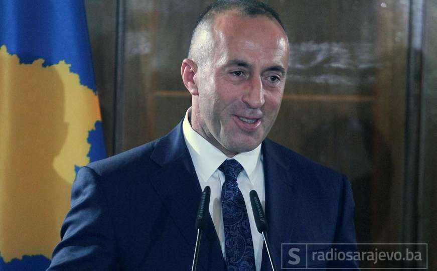 Kosovski premijer Ramush Haradinaj dobio pasoš Albanije