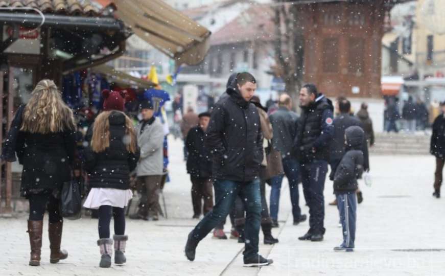 Šetnja Baščaršijom: Snježne pahulje ponovo u Sarajevu
