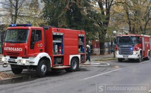 Požar u podrumu stambene zgrade u naselju Grbavica 