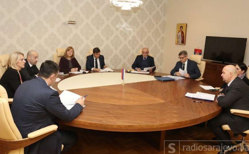 Počeo sastanak: Zvizdić, Novalić i Cvijanović o usaglašavanju teksta na Upitnik EK