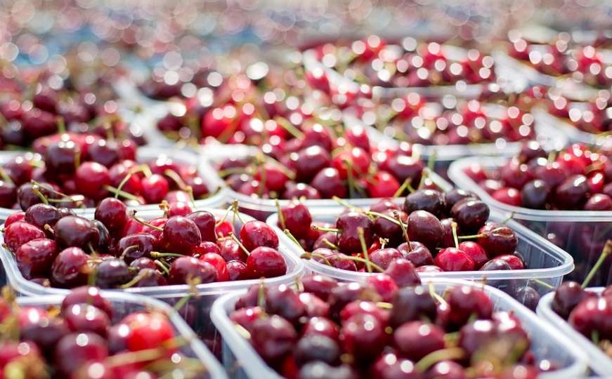 Kupci šokirani: Prve ovogodišnje trešnje na pijaci koštaju 65 KM