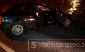 Pijani vozač BMW-a udario u kombi kod Bratunca, povrijeđeno deset osoba