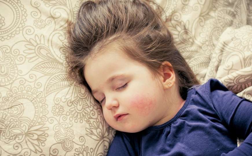 Virus Ferari slama djecu: Mučnina, bolovi u stomaku, povraćanje, temperatura
