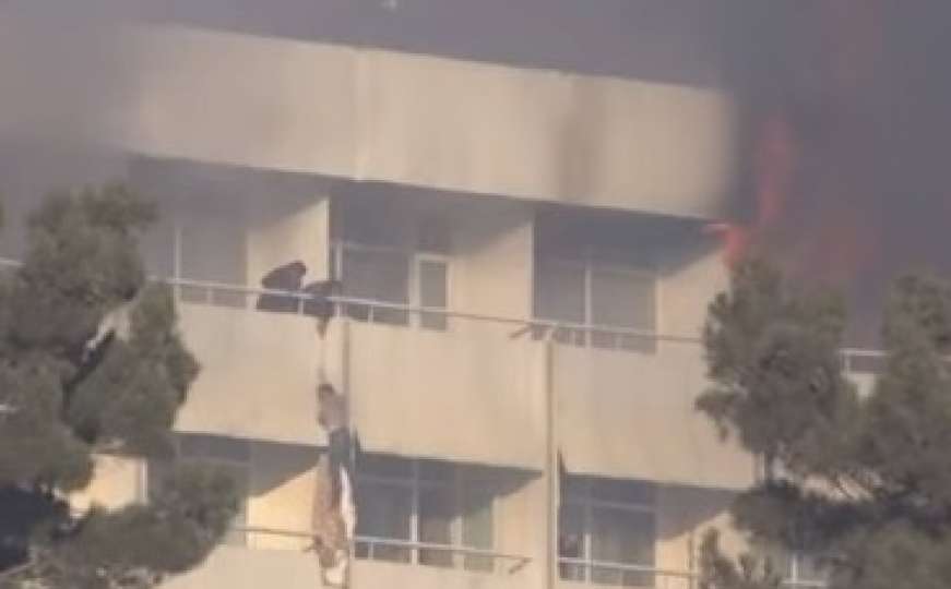 Dramatični snimci: Gosti hotela skakali s balkona kada su ih teroristi napali