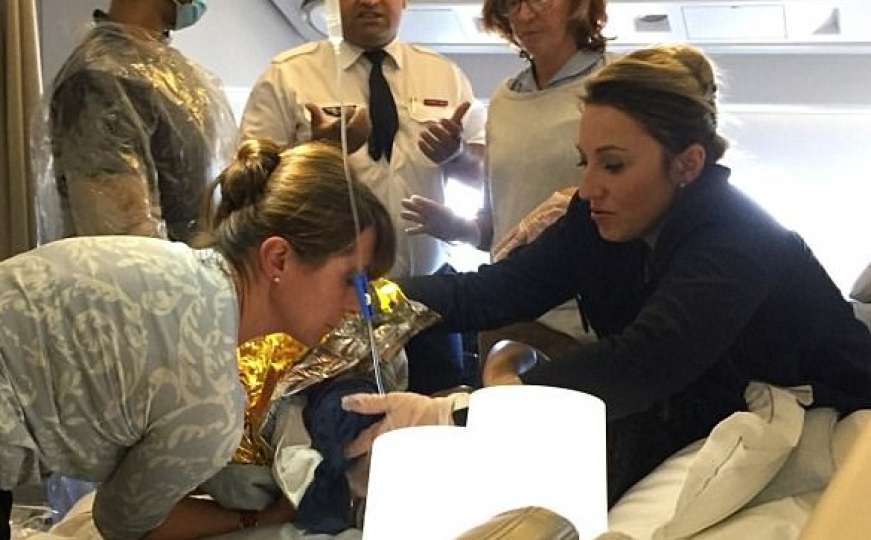 Nestrpljivi mališan požurio: Urolog porodio ženu u avionu