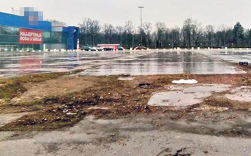 Srpski nogometaš ubio se ispred šoping centra: Pucao u sebe lovačkom puškom 