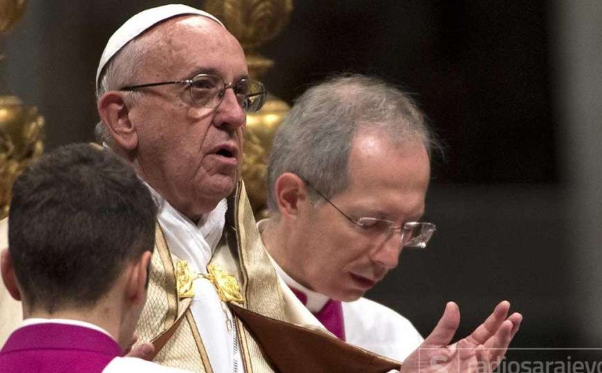 Papa Franjo se izvinio što je branio biskupa optuženog za zataškavanje pedofilije