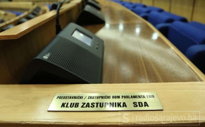 Otkazana vanredna sjednica Parlamenta, stigli samo zastupnici SBB-a, SDP-a i DF-a