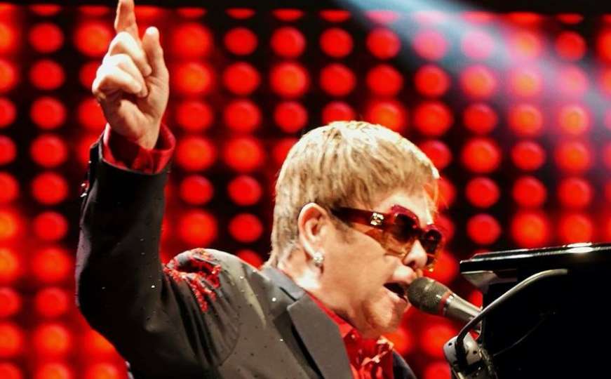 Slavni Elton John se povlači s muzičke scene nakon 50 godina