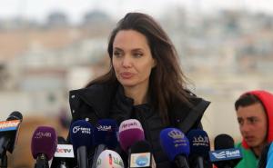 Angelina Jolie s djecom posjetila izbjeglice i pozvala na okončanje rata u Siriji