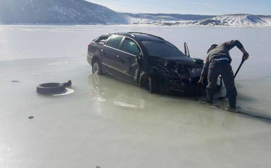 Automobilom sletio u zaleđeno jezero na Blidinju