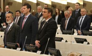 Zastupnici neće razmatrati odgovore iz Upitnika vezane za popis stanovništva