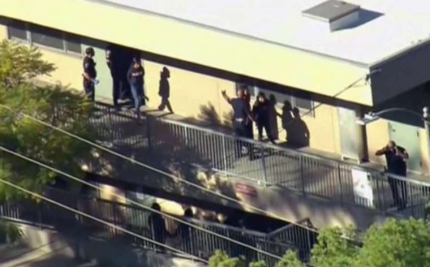 Napad u Los Angelesu: Učenica u srednjoj školi pucala na kolege, dvoje ranjeno