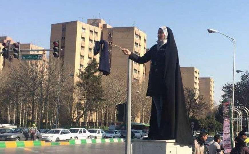 Iranska policija uhapsila 29 žena koje su protestirale protiv zakona o hidžabu