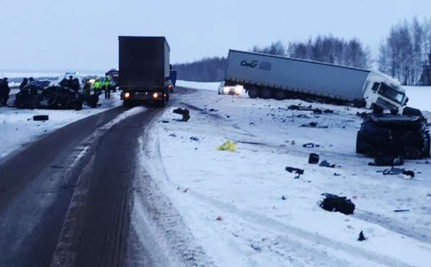 Uznemirujuće: Snimak pogibije četiri osobe kao upozorenje vozačima na led