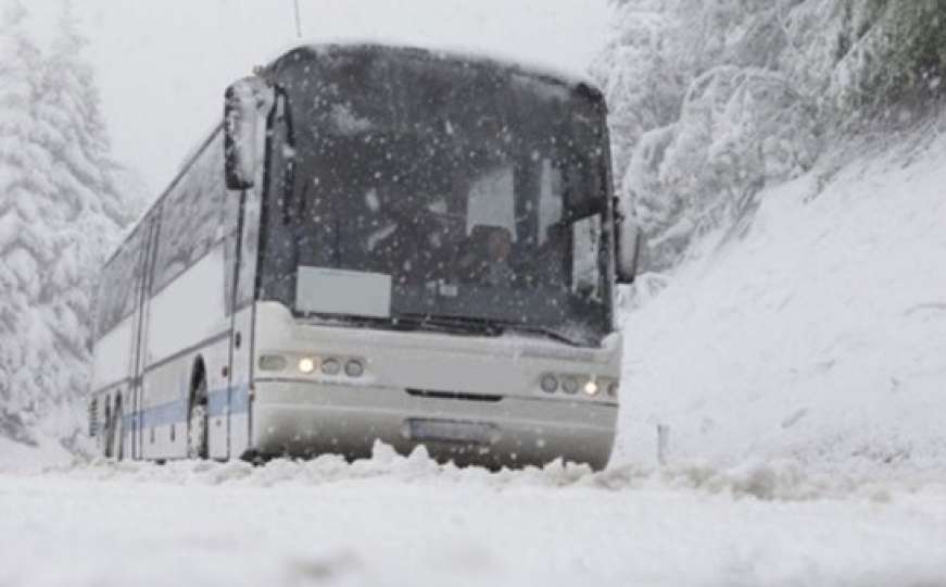 Od Švedske do Švicarske vozio autobus s 1,6 tone snijega na krovu