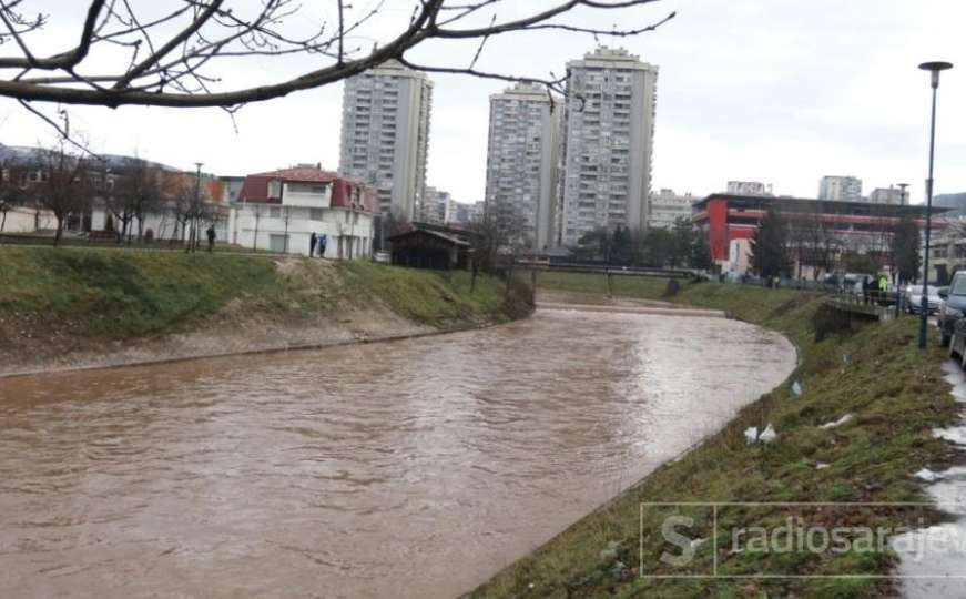 Većina vodotoka u BiH u padu, u porastu Bosna i Miljacka