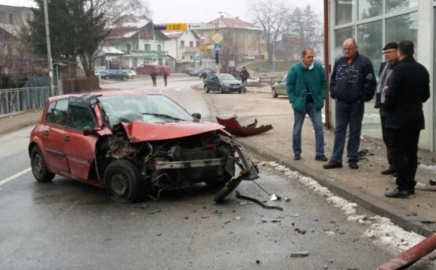 Jedna osoba poginula u teškoj saobraćajnoj nesreći u Gračanici