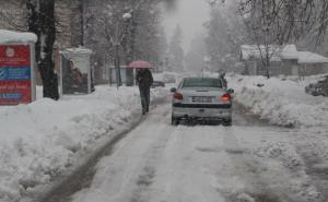 Bihać: Zbog visokog snijega odgođena nastava u osnovnim i srednjim školama