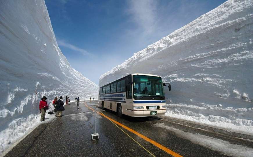 "Veliki snježni zid" u Japanu privlači hiljade turista svake godine