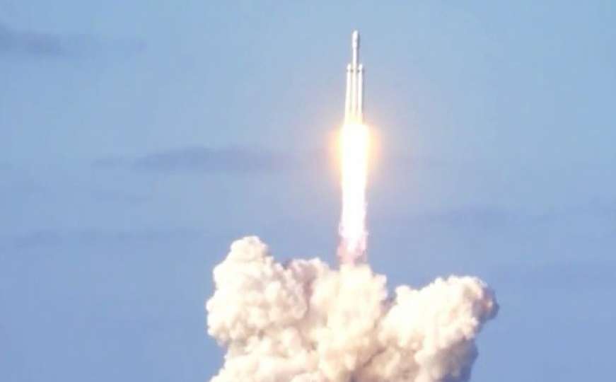 Najsnažnija raketa na svijetu Falcon Heavy raketa uspješno lansirana