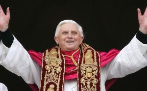 Papa Benedikt XVI: Ostajem bez fizičke snage, bližim se kraju puta