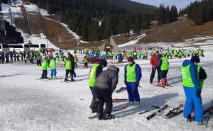 Osnovci iz KS-a uče skijati u okviru obaveznog nastavnog programa