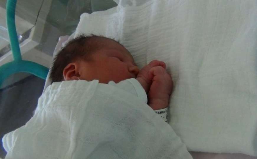 U Srbiji rođena jedna od najmanjih beba u svijetu: Teška svega 350 grama