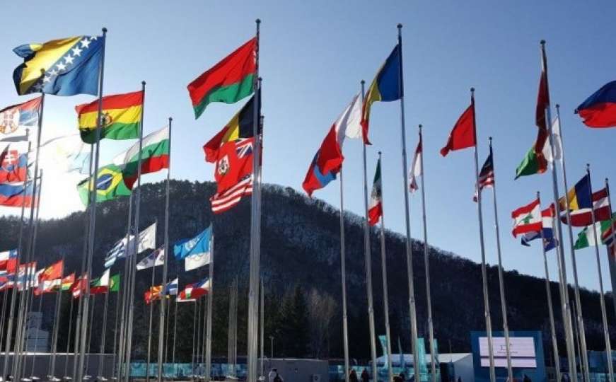 Pogledajte podizanje zastave BiH u Olimpijskom selu u Pyeongchangu