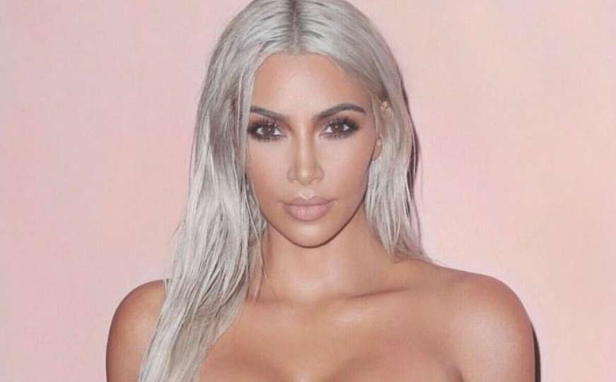 Kim Kardashian naljutila internet: Golu je fotografirala 4-godišnja kćerka