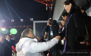 Historijsko rukovanje sestre Kim Jong Una i južnokorejskog predsjednika Moona