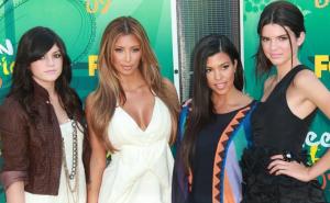 Prije svih operacija: Sestre Kardashian nekad su izgledale bitno drugačije