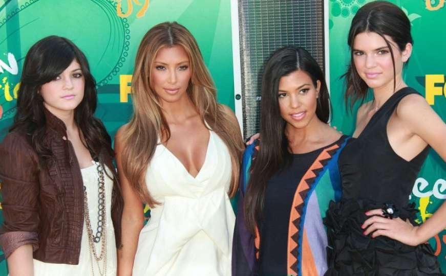 Prije svih operacija: Sestre Kardashian nekad su izgledale bitno drugačije