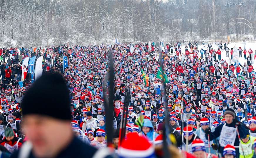 Rusija: U isto vrijeme skijale stotine hiljada ljudi