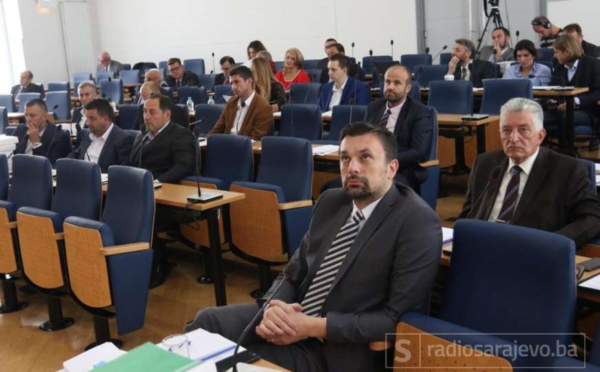 Tri zastupnika SDA u Skupštini Kantona Sarajevo napuštaju stranku