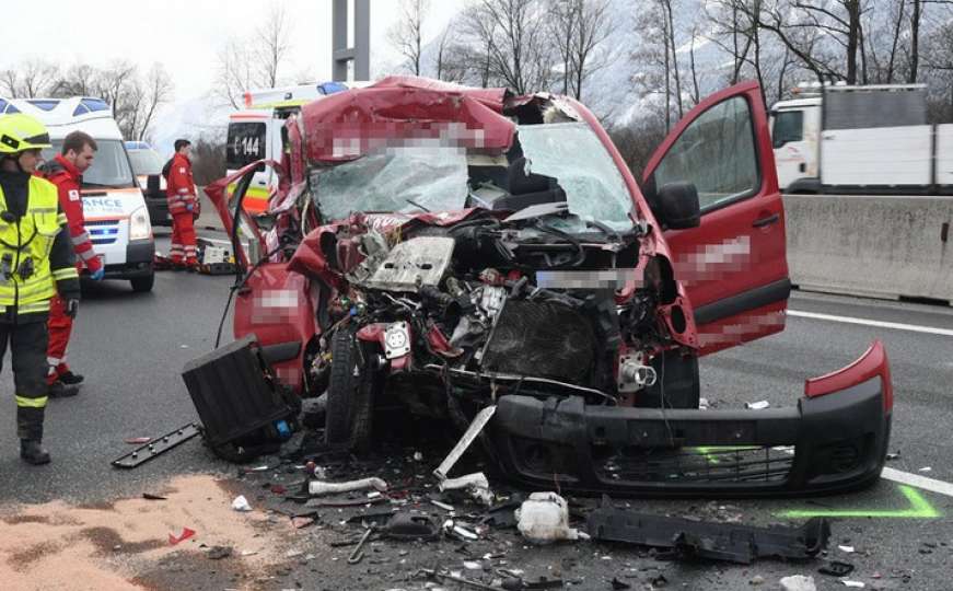 Teška nesreća: Vozač porijeklom iz BiH zabio se rumunski šleper i poginuo