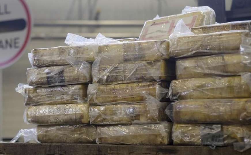 Zaplijenjena tona i pol kokaina sakrivena u paketima čokolade u prahu