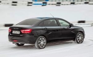 Mladi političar poručio kolegama: Uvozne aute zamijenite VIP verzijom Lade Veste