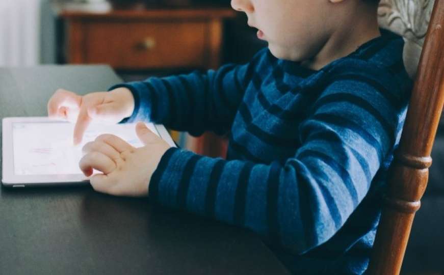 Djeca se sve više izoliraju zbog računara i mobitela