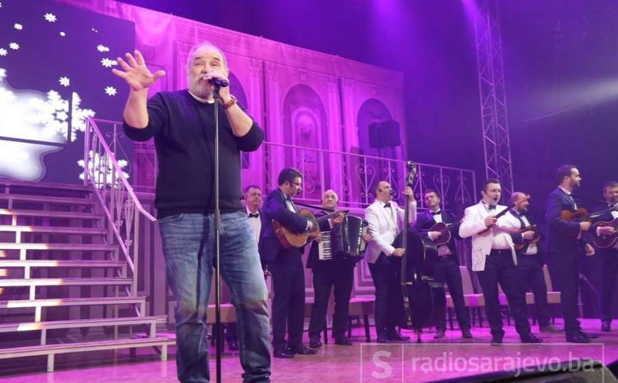 Muzička bajka u Skenderiji: Balašević koncertom oduševio prepunu dvoranu