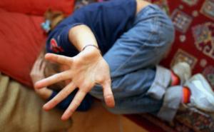 "Pet eura za poljubac, 25 za više": 9-godišnju kćerku primorali na prostituciju