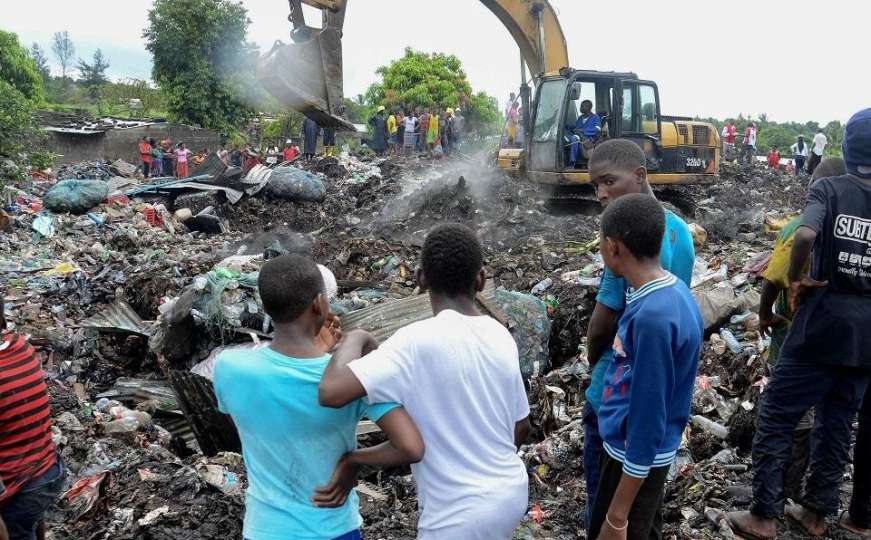 Najmanje 17 mrtvih: Lavina smeća zatrpala siromašne stanovnike