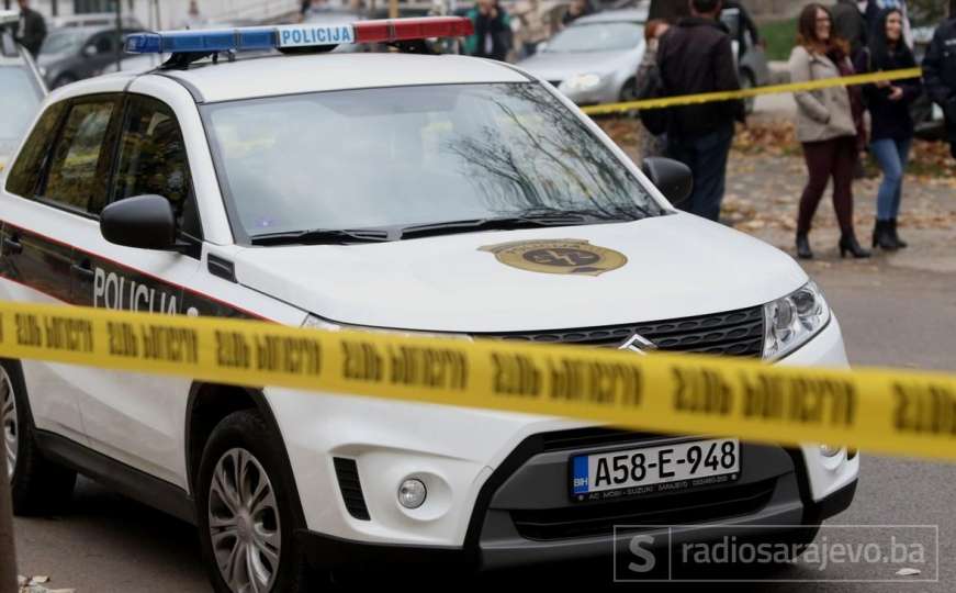 Policija traži pomoć: Vozač udario pješakinju u Sarajevu i pobjegao