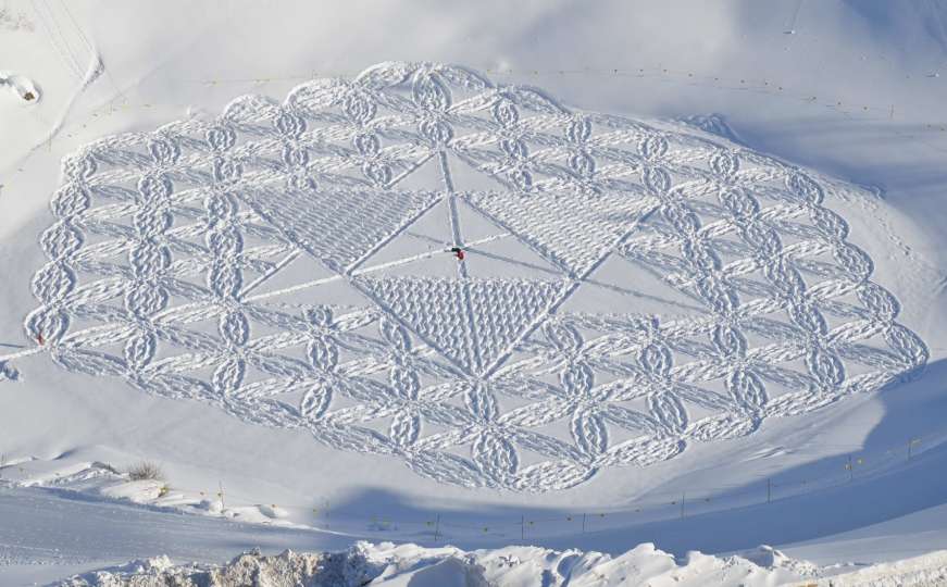 Zimska umjetnost: Sa 40.000 koraka napravio veličanstvene slike u snijegu