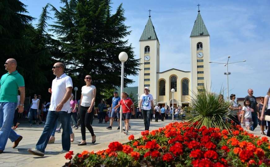 Alarmantne brojke: Broj katolika u BiH rapidno opada